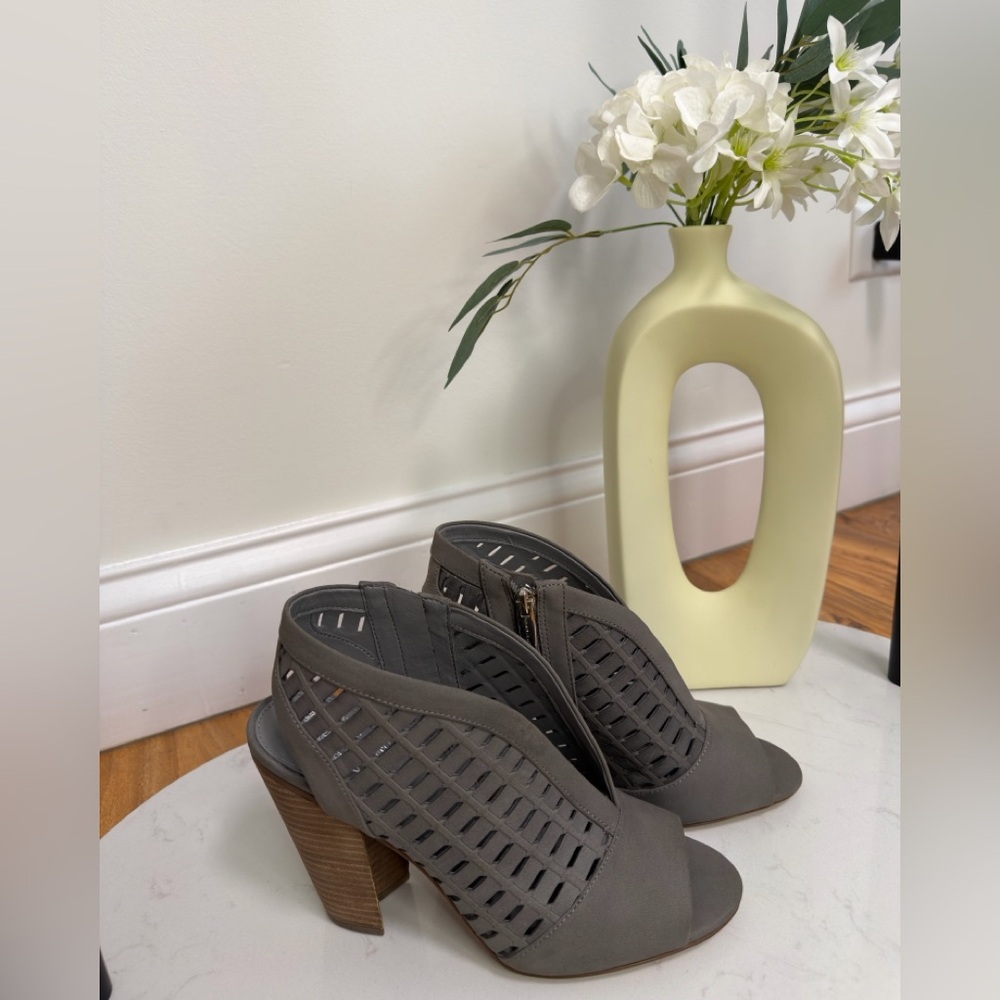 Vince Camuto Gray Cutout Heels | Size 9.5 Women’s Block Heel - Picture 6 of 11